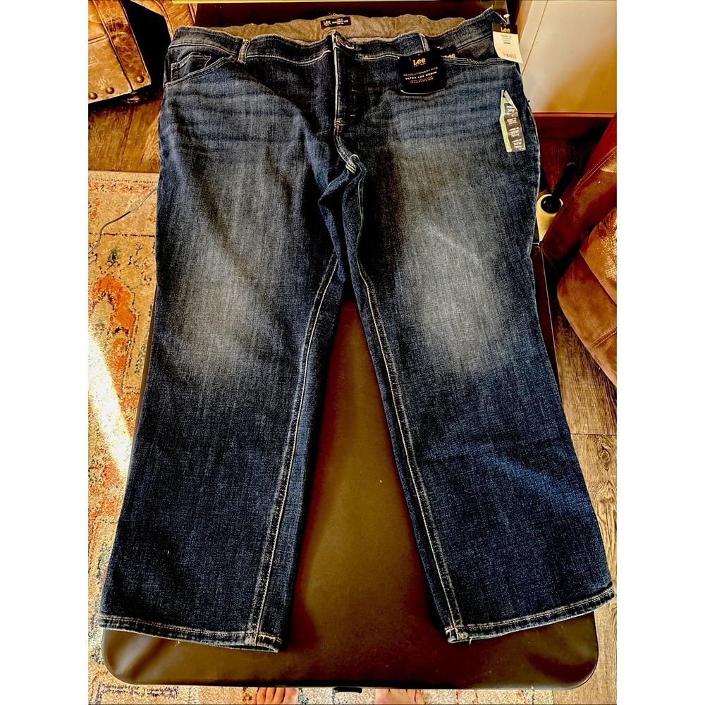 Lee Jeans Women Size 30W slim fit mid rise Straight Leg Ultra Lux  Denim NEW NWT